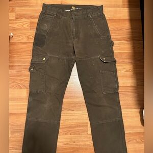 Vintage Carhartt Cargo Pants
Double Knee
Rare Green Khaki Color
Measures 32x32